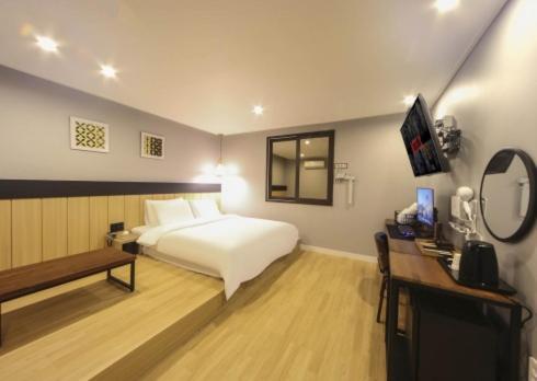 The Stone Bridge Hotel Sasang Busan Exteriör bild