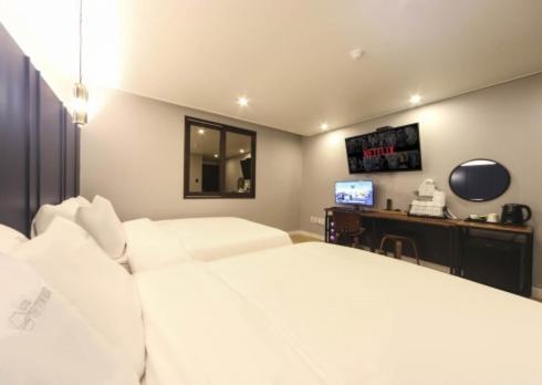 The Stone Bridge Hotel Sasang Busan Exteriör bild